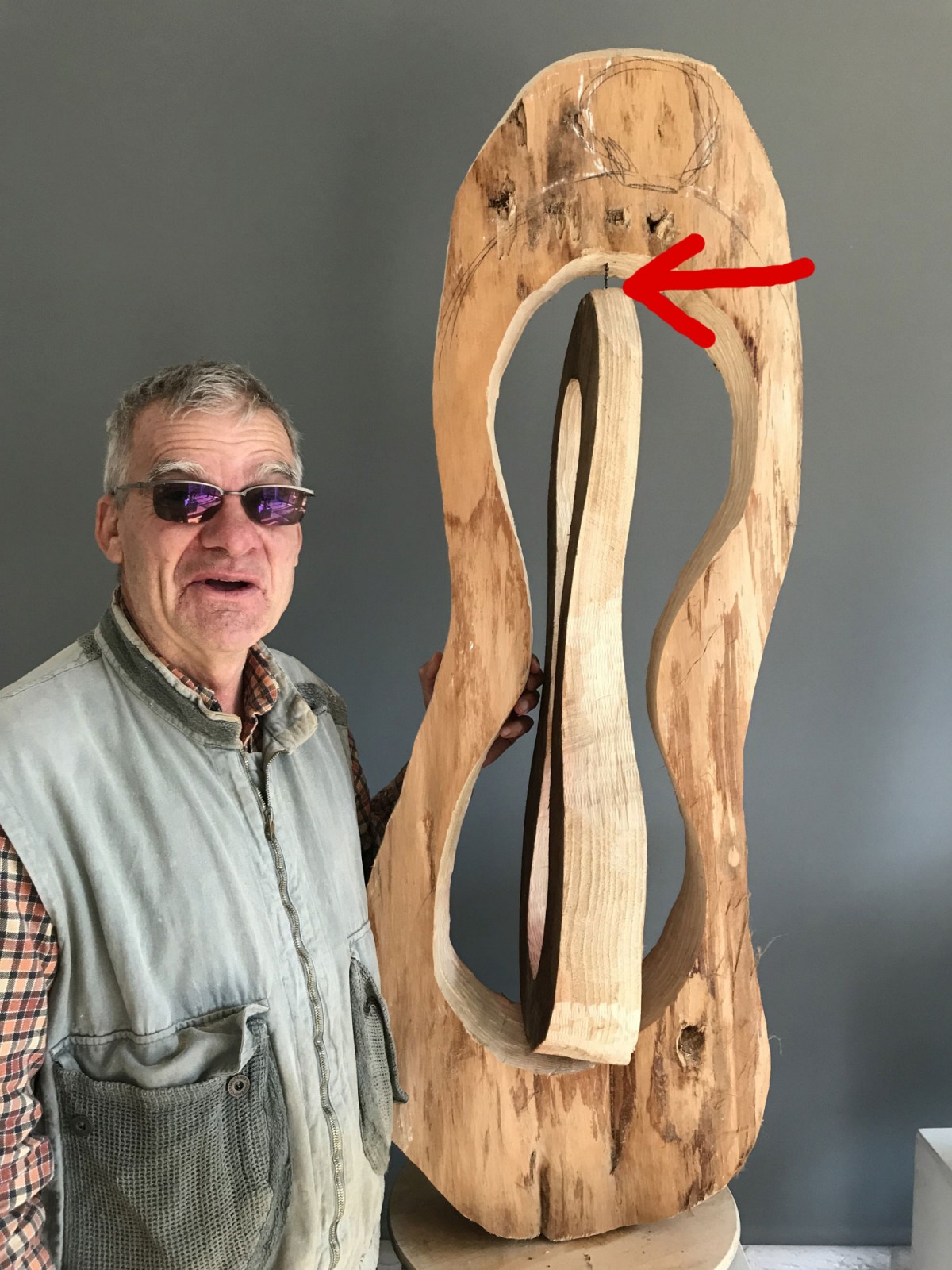 Und hier ist er verbaut, damit das Holz im Inneren frei drehen kann.