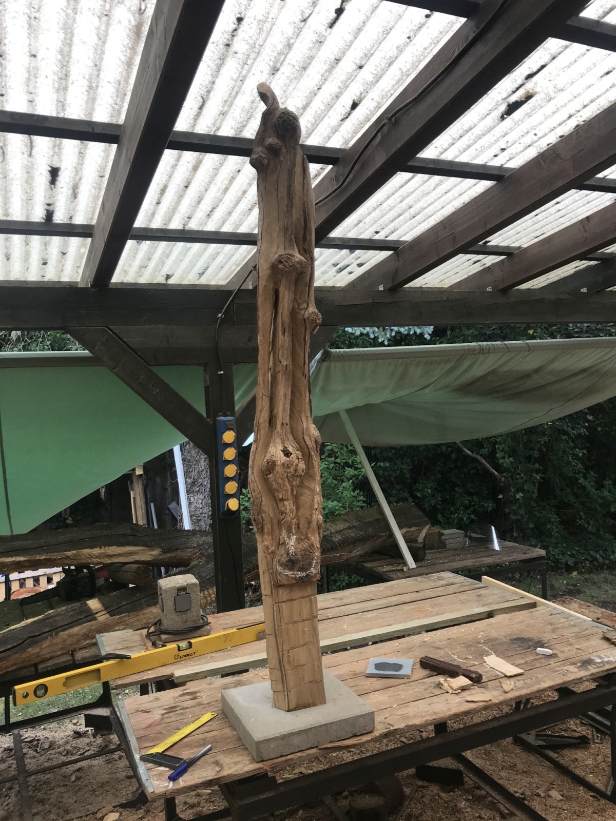 Gartenskulptur ist schon auf der Zielgeraden