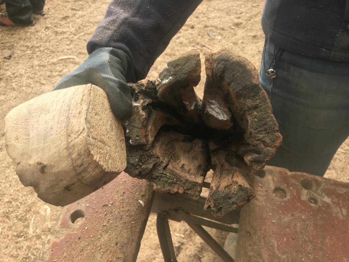 Wie befestigt man Metallstäbe in diesem Nirwana? Beton - nein! Baukleber - vertrocknet!