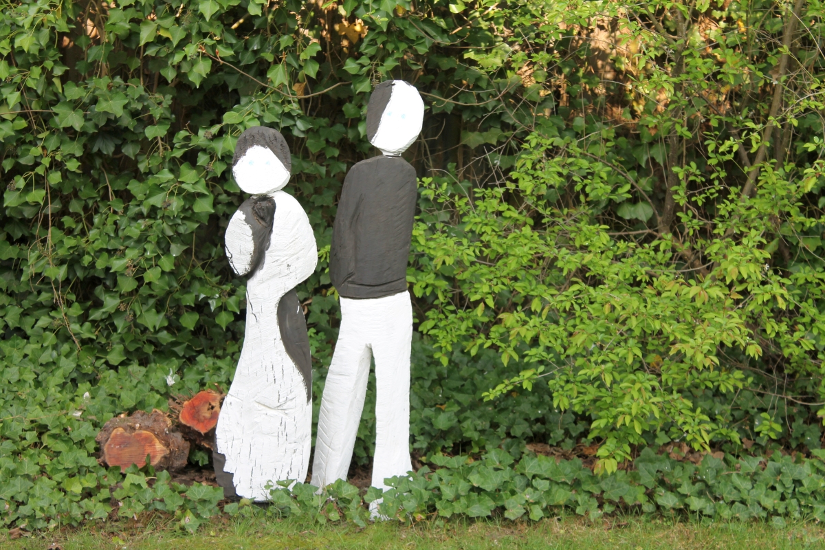 Anke und Toni im Osterlook bewachen Eibenrohlinge