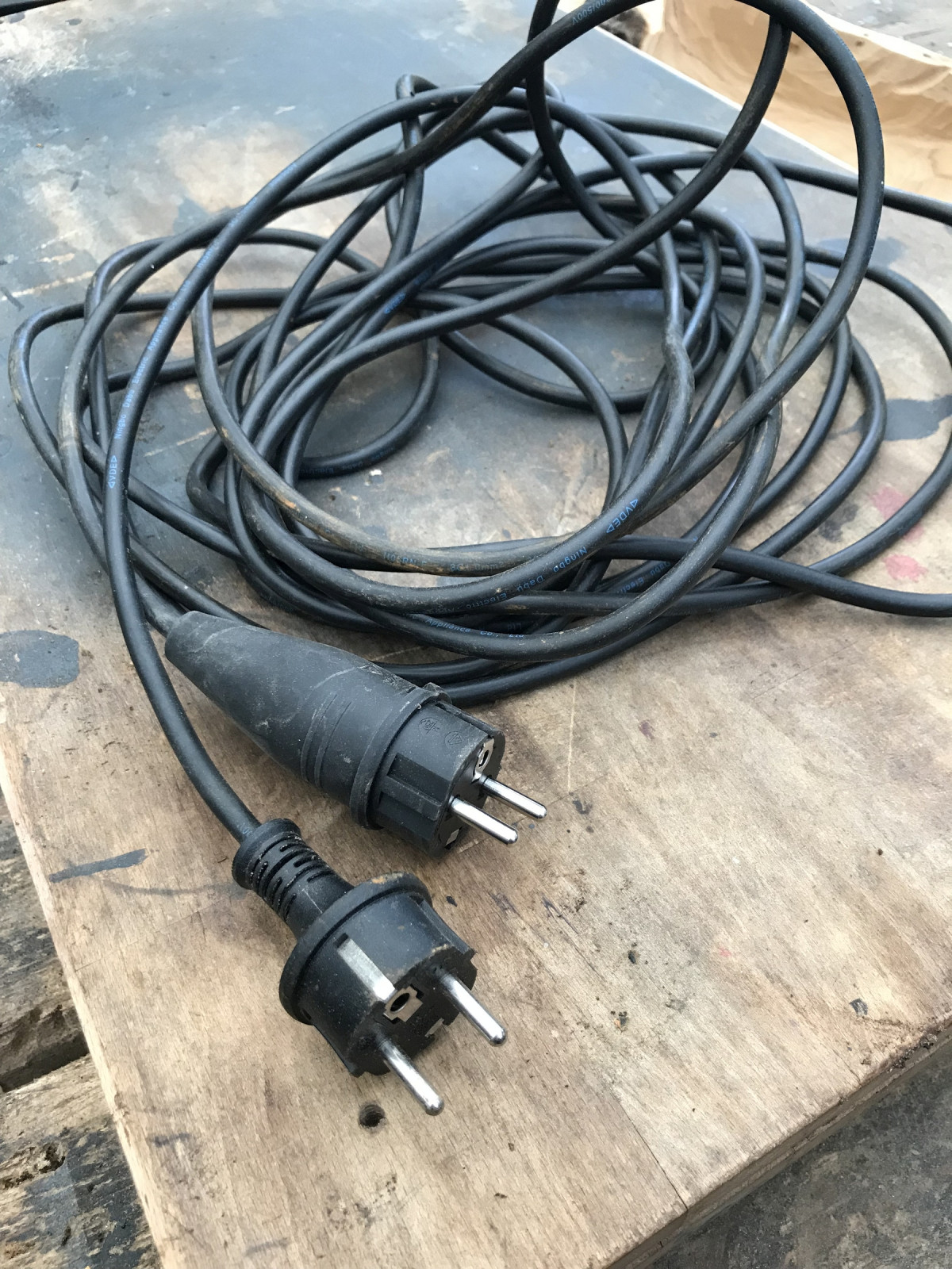Ups jetzt, Thomas der elektrische Löwe kommt doch erst im Herbst?! Ich habe für ihn schoma etwas vorbereitet. Mal sehen ob er es merkt.