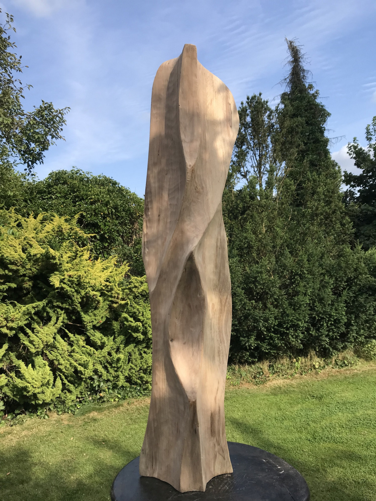 Elisabeth ist schon beim Feintuning der Form