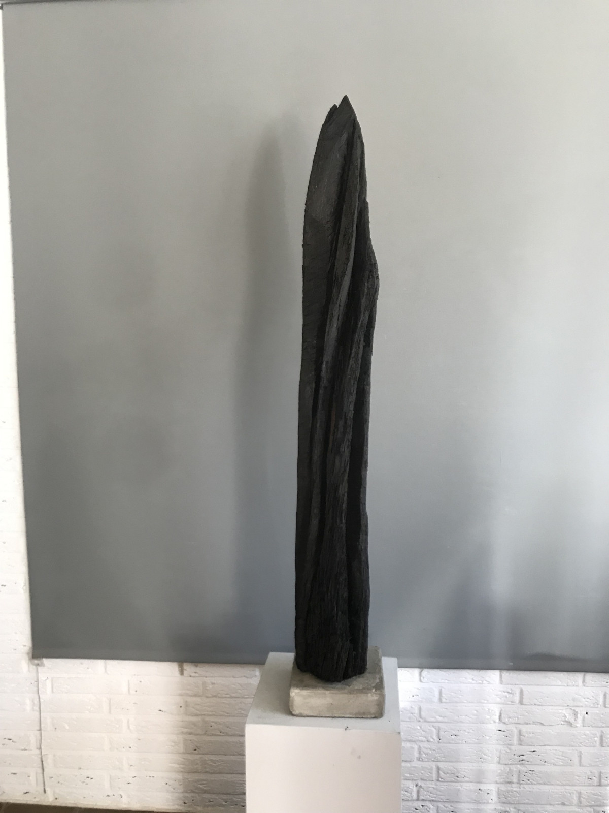 auf hanggegossenem Betonsockel