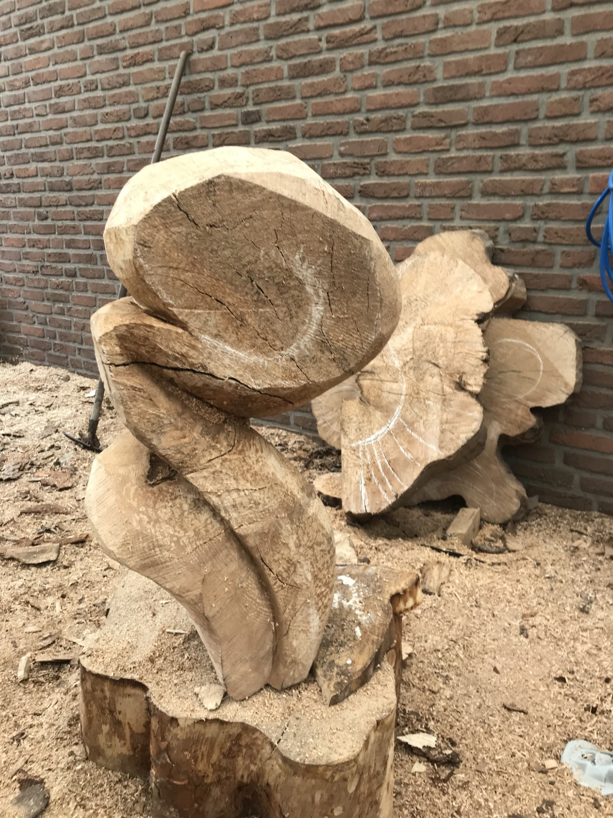 Ich mach jetzt erst mal wieder mit Holz, das Kettengedöns nervt total.