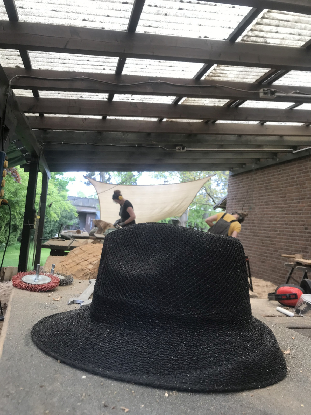 sie tanzen sie auf Klausens Hut