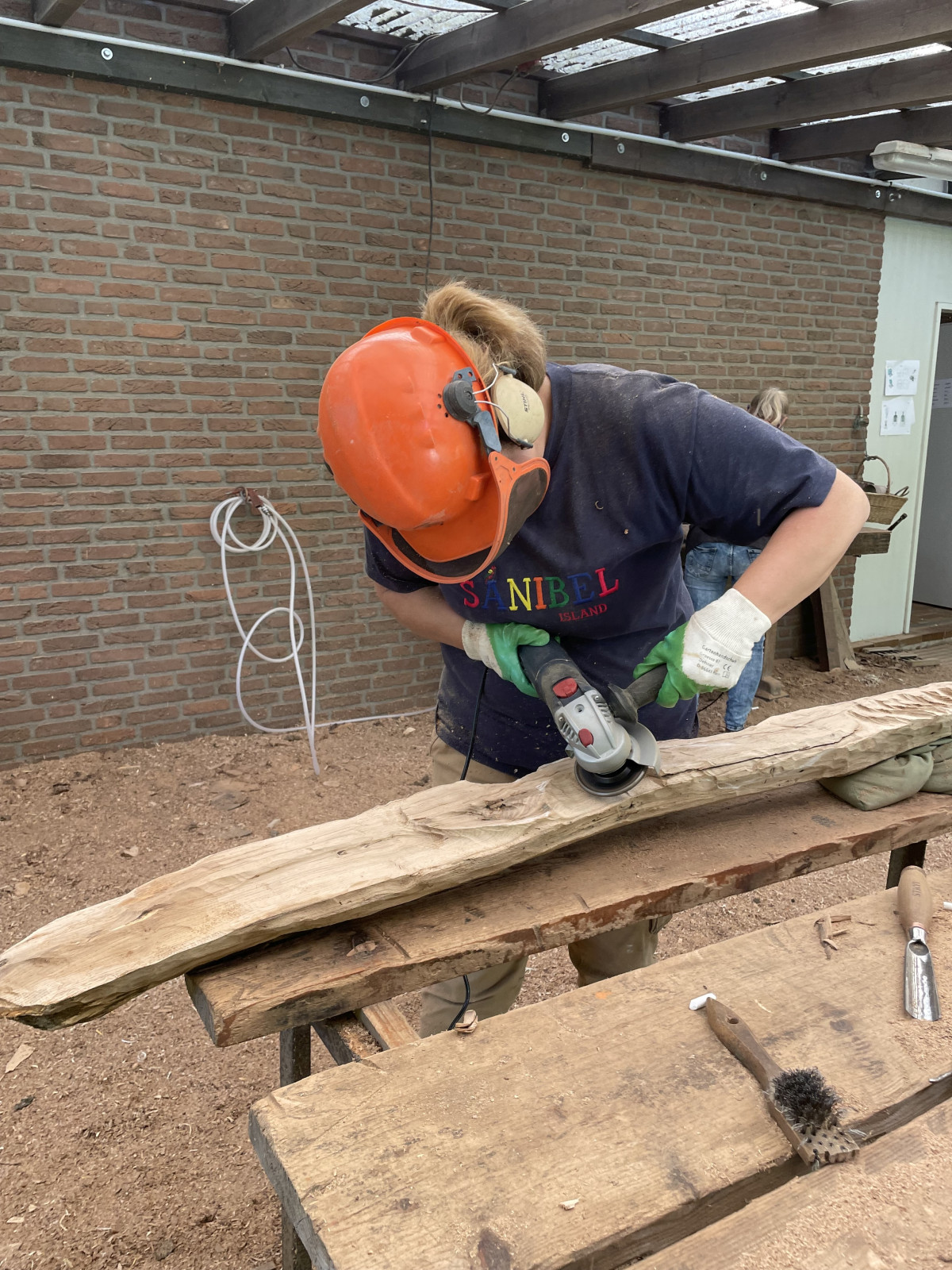 vorschriftsmäßig vermummt; Catrin