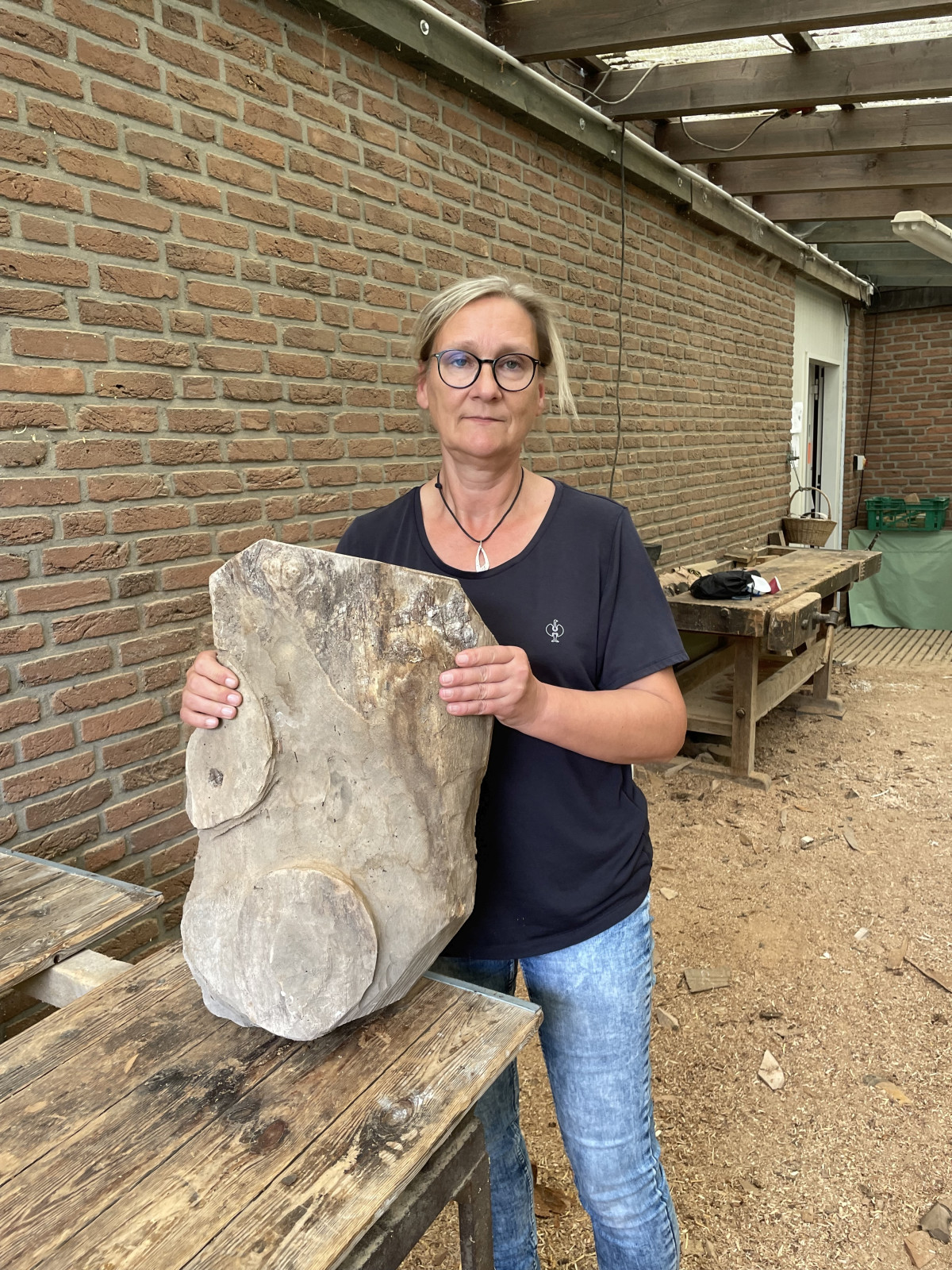 Ilona liebt es angeblich schnörkellos und gradlinig.