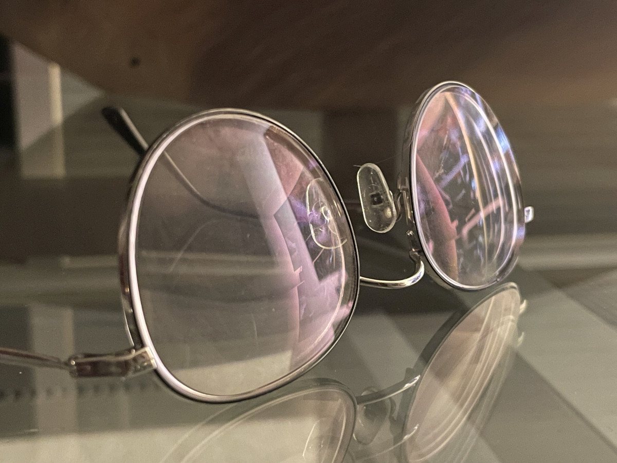 und die Brille auch.